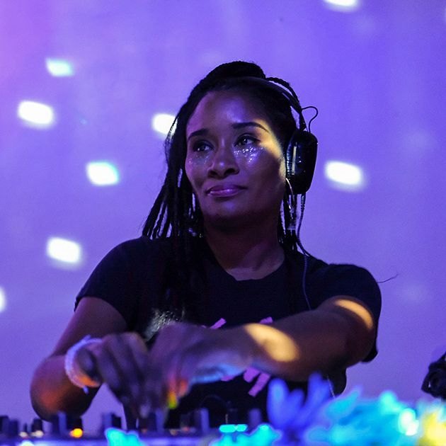 Stacy Christine, DJ